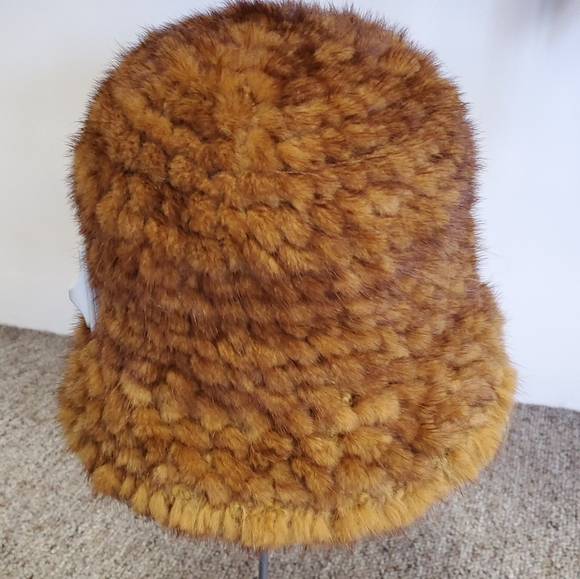 Knitted Mink Fur Hat with Rose - Picture 3 of 3
